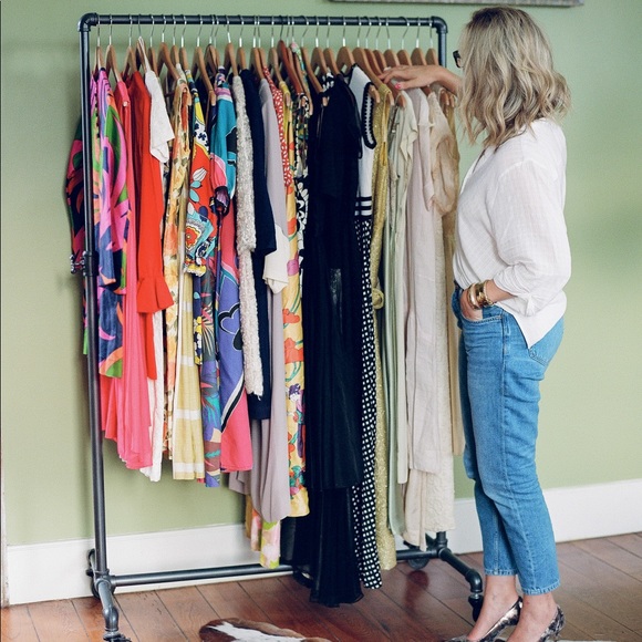 Meet your Posher, Classically Curated - Picture 4 of 7